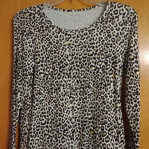 A large 1416 ladies leopard top with gold embellis